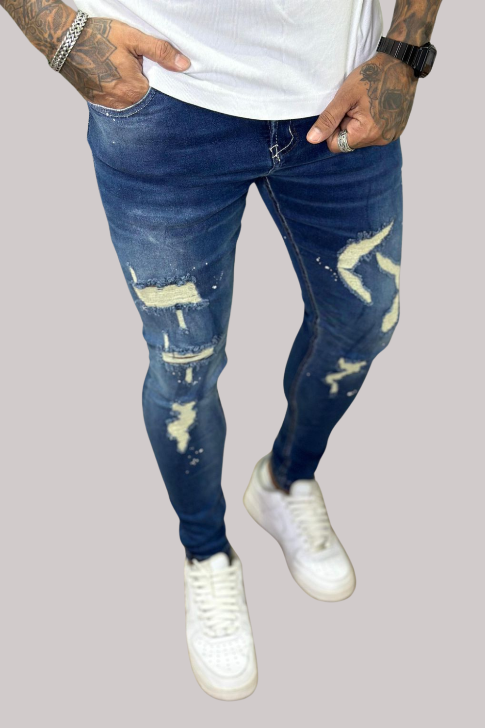 CALCA LLEVA JEANS SUPER SKINNY JEANS ESCURO DETALHE DESTROYED