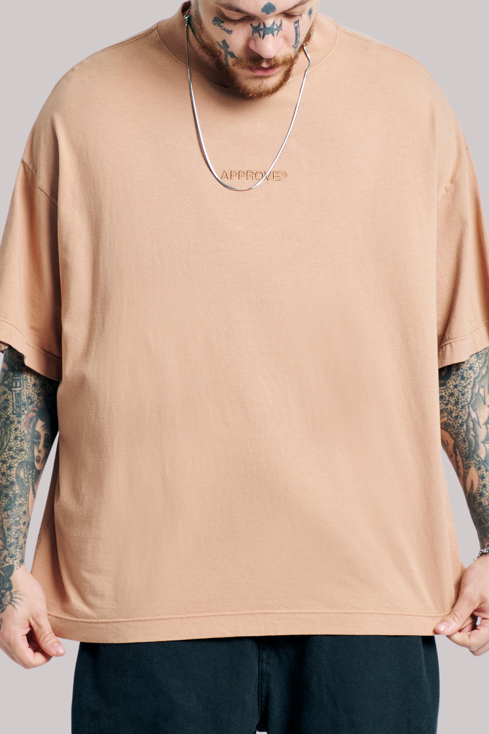 CAMISETA APPROVE HUGE MONOCHROMATIC