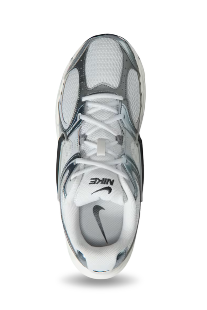 TÊNIS NIKE V5 RNR HJ5228-014 WHITE/SILVER/SMOKE GRAY