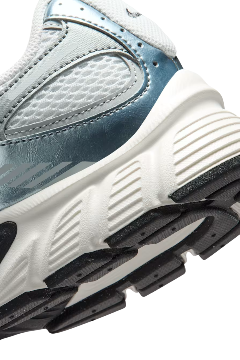 TÊNIS NIKE V5 RNR HJ5228-014 WHITE/SILVER/SMOKE GRAY