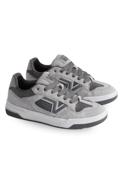 TÊNIS VANS UPLAND VN000D6FEWR CINZA